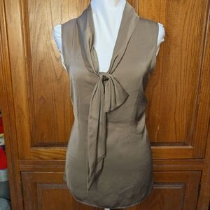 Ann Taylor M vintage tailored sleeveless silky‎ taupe scarf collar V neck top